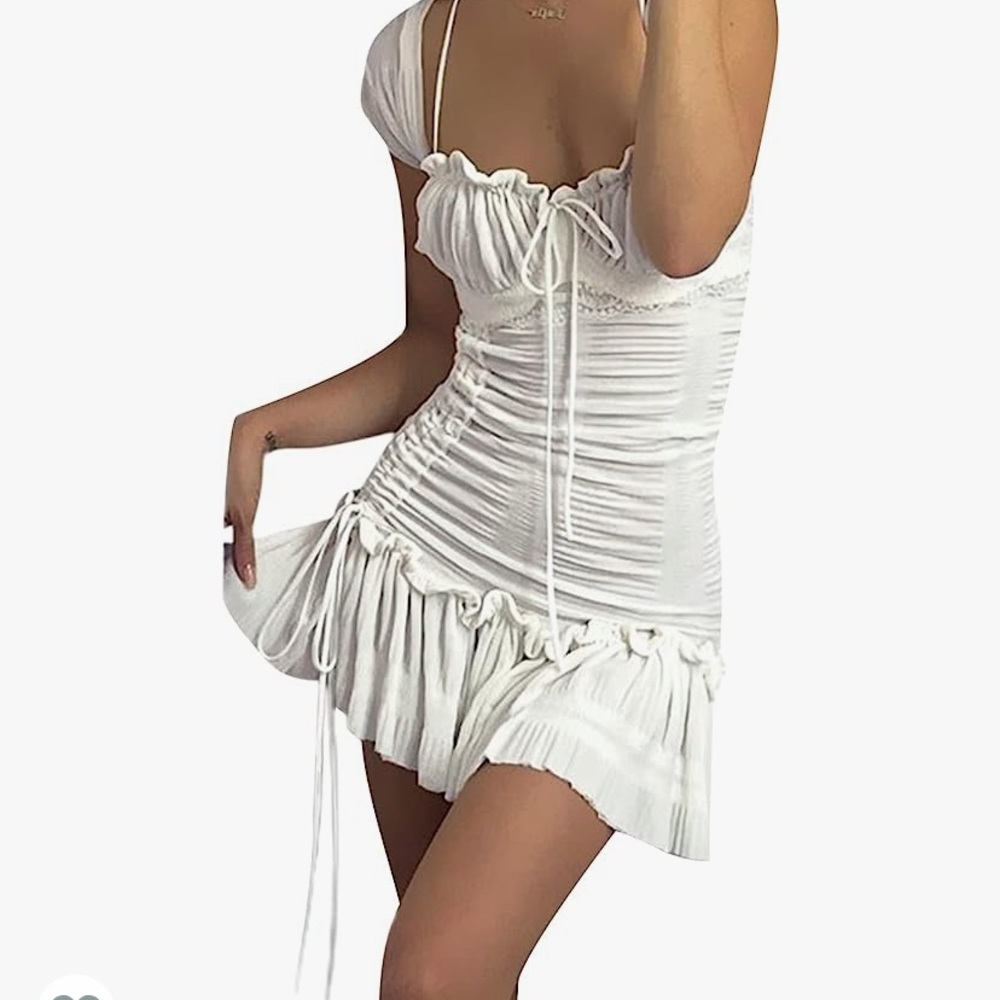 Flattering white bodycon dress *BRAND NEW*